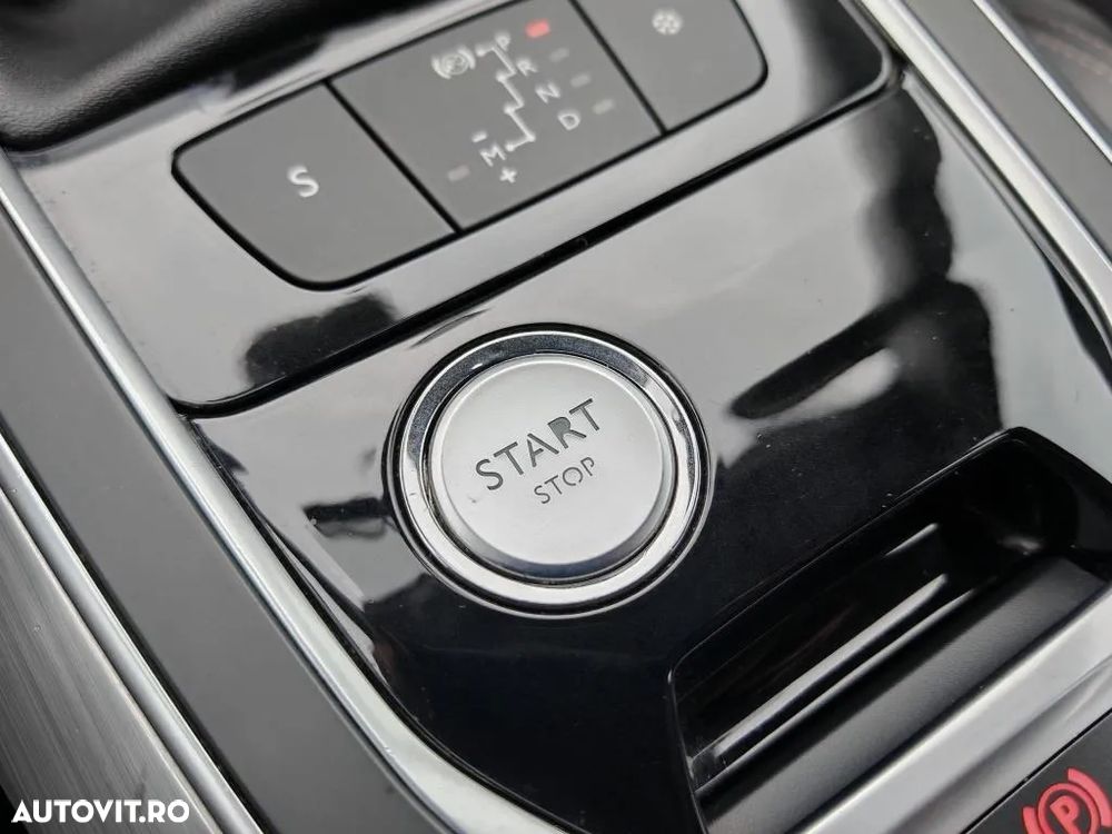 Peugeot 308 1.2L PureTech 130 S&S EAT8 GT - 12