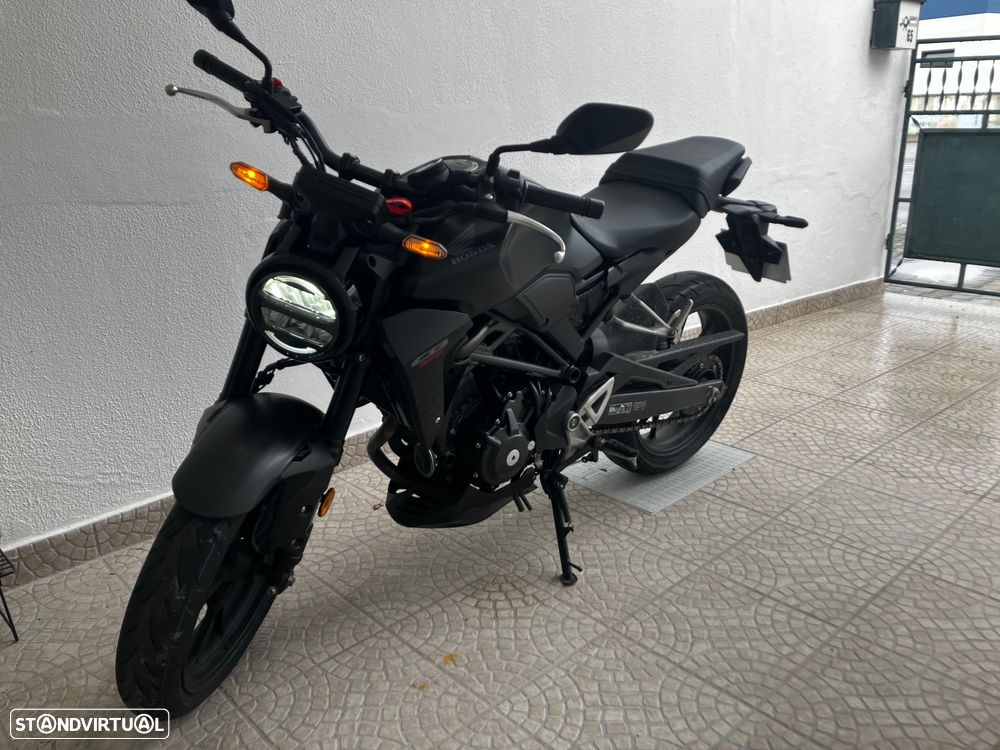 Honda CB Neo Sports Café - 3