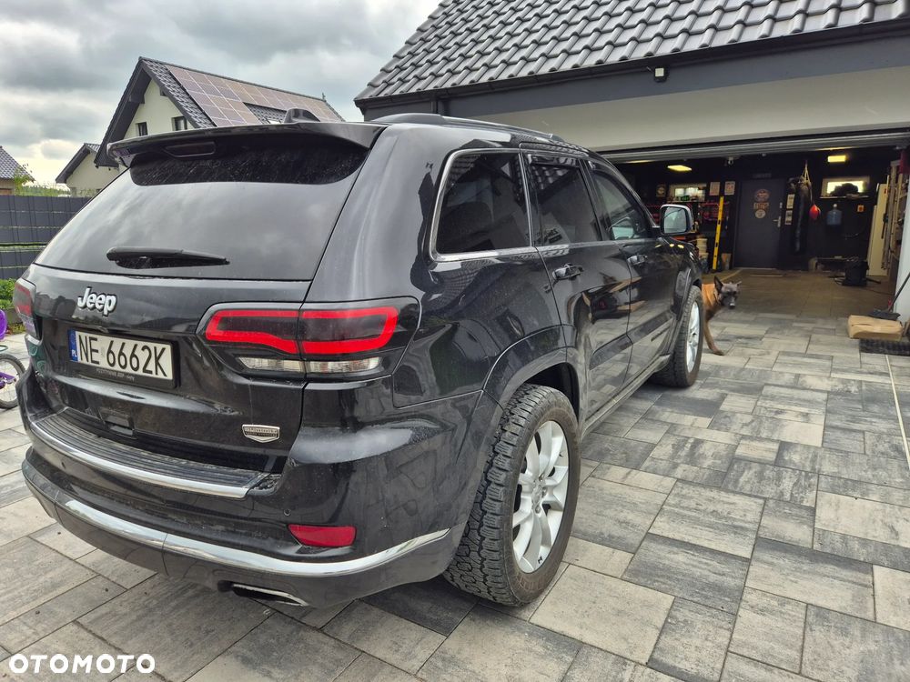 Jeep Grand Cherokee - 31