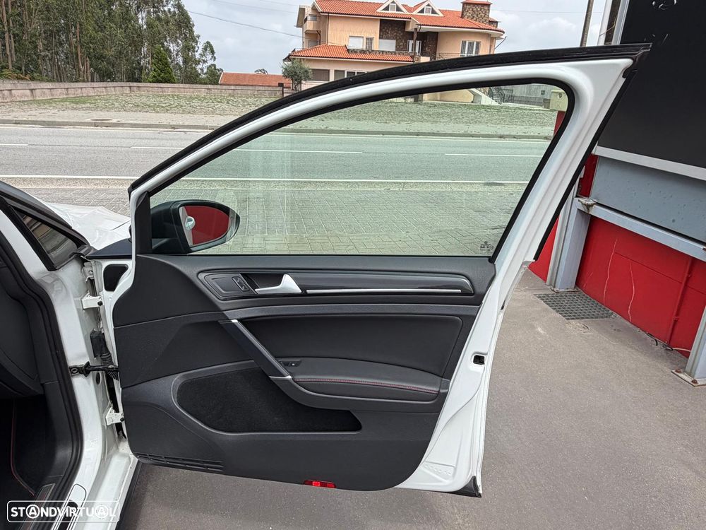 VW Golf 2.0 TSi GTi DSG Performance - 27