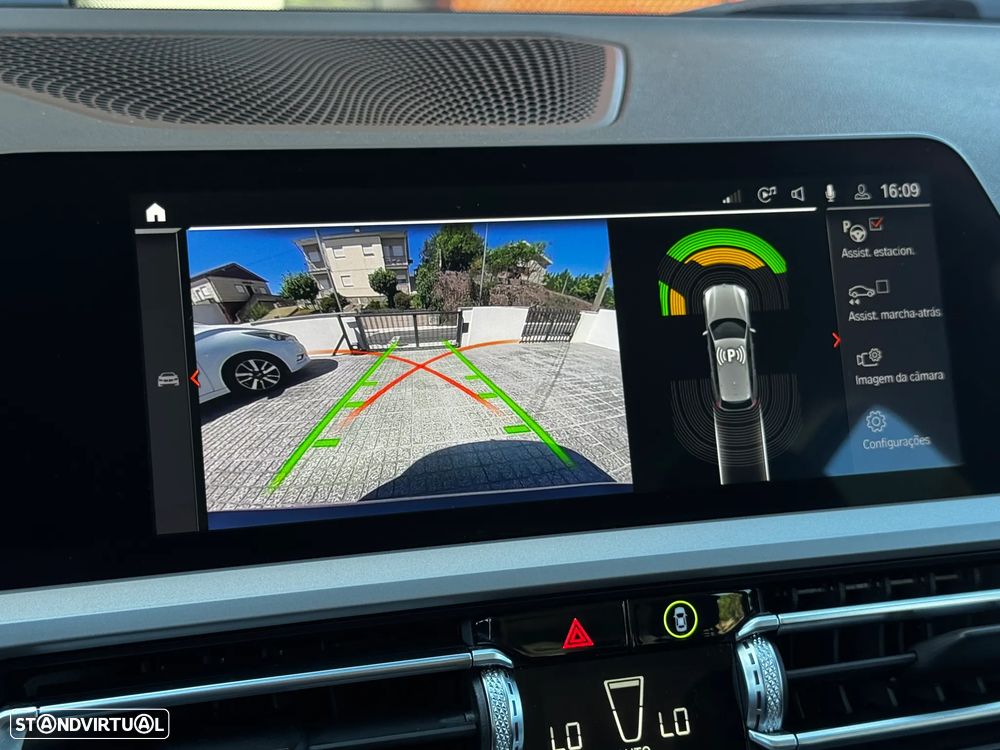 BMW 320 d Auto - 25