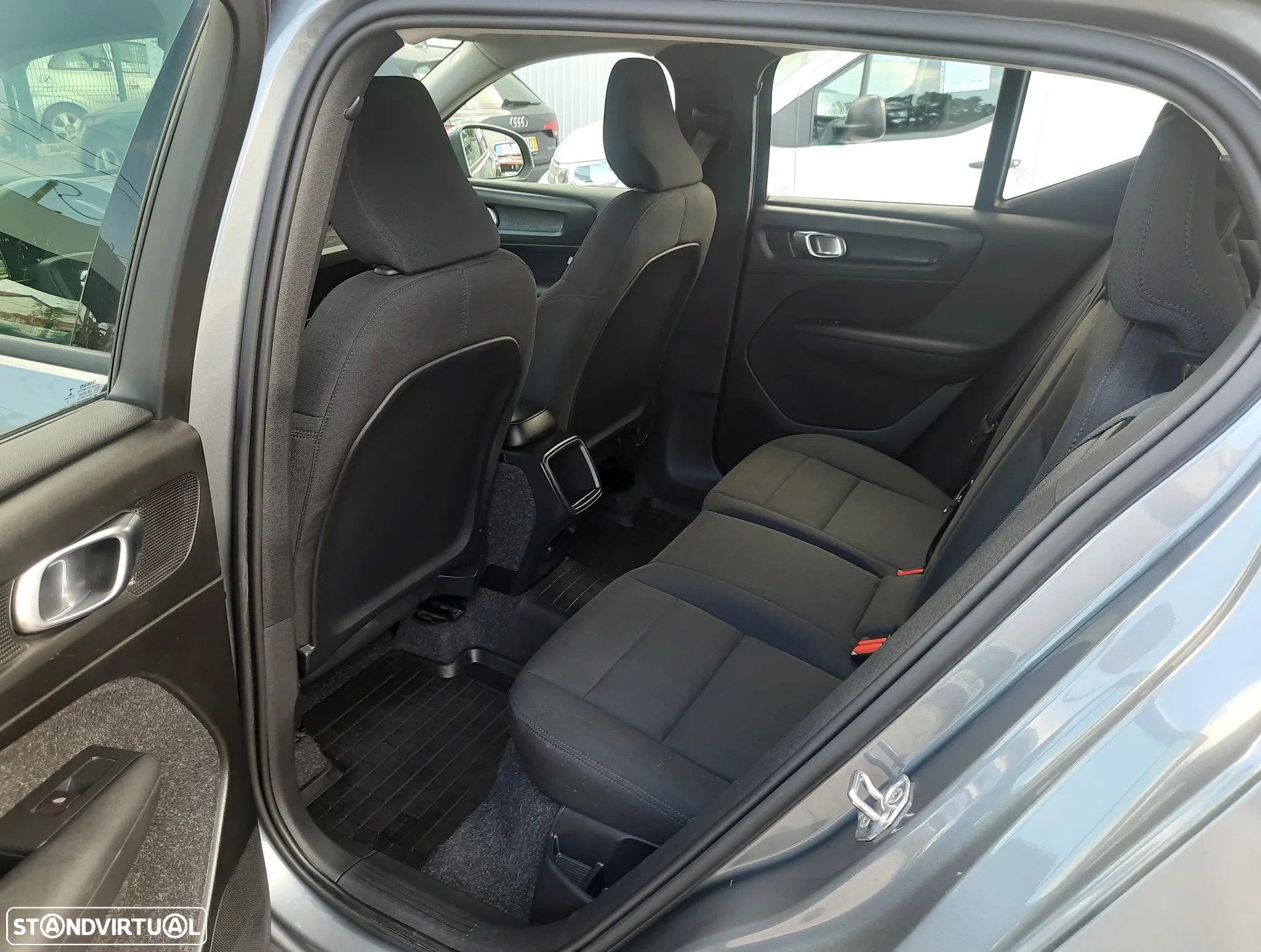 Volvo XC 40 1.5 T3 Tech Edition - 16