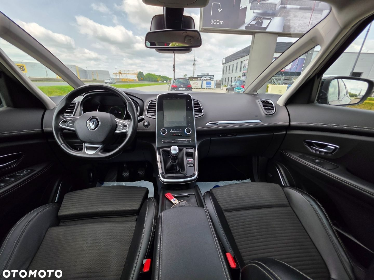 Renault Grand Scenic - 21