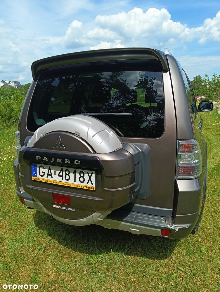 Mitsubishi Pajero - 3
