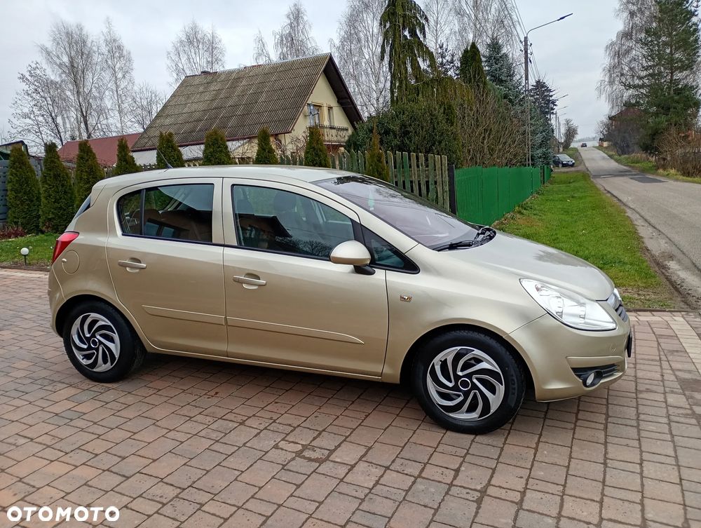 Opel Corsa 1.4 16V Cosmo - 1