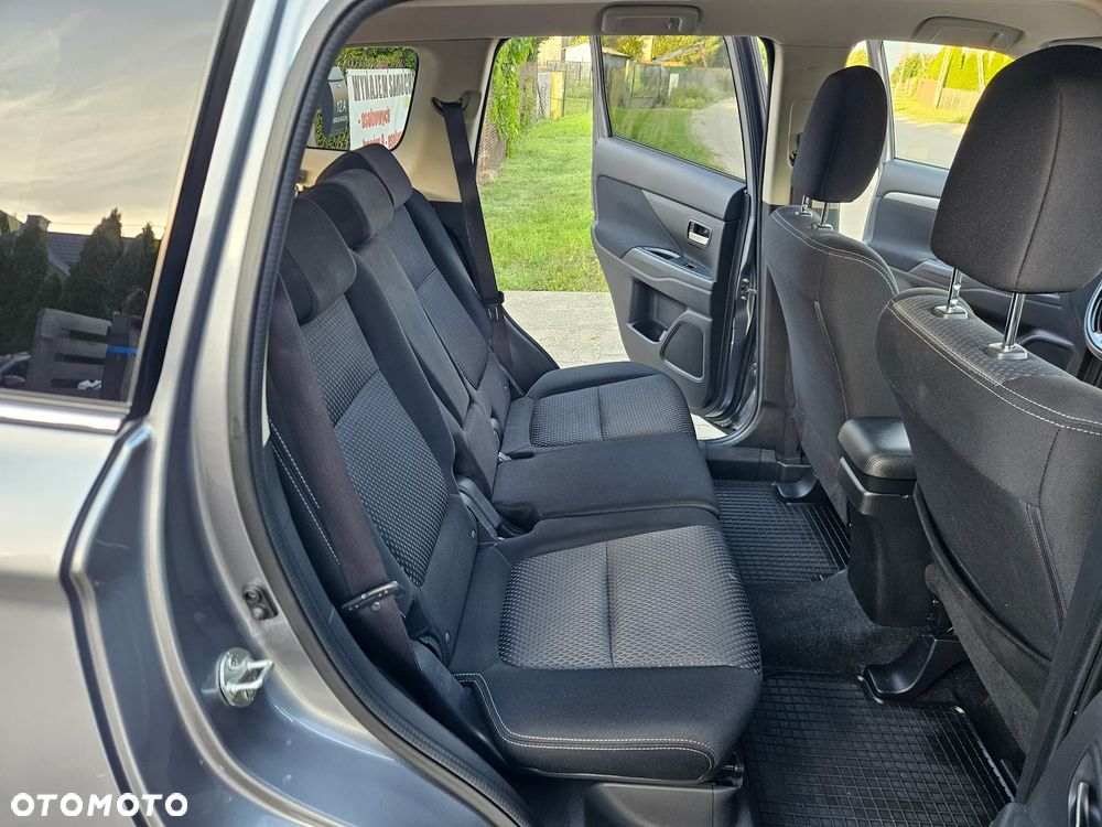 Mitsubishi Outlander 2.0 Intense Comfort 4WD CVT - 33