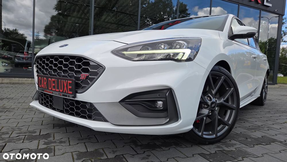 Ford Focus - 32
