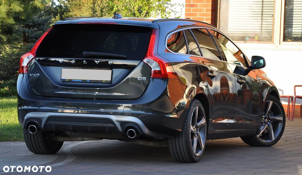 Volvo V60 D5 R-Design - 5