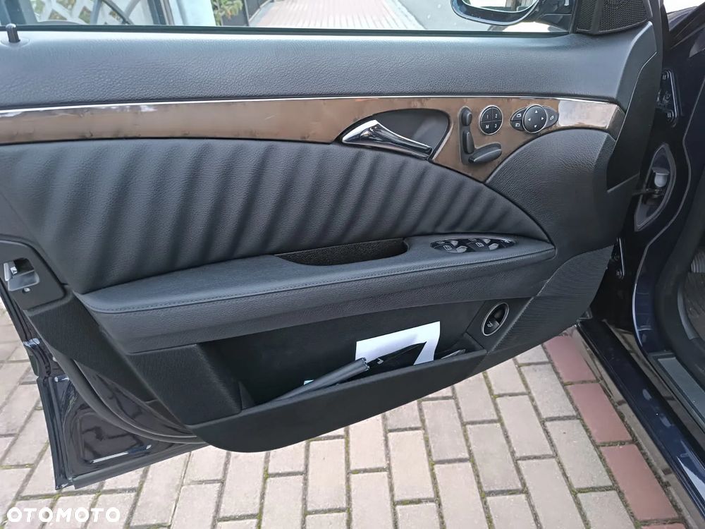 Mercedes-Benz Klasa E 320 CDI 7G-TRONIC Avantgarde - 19