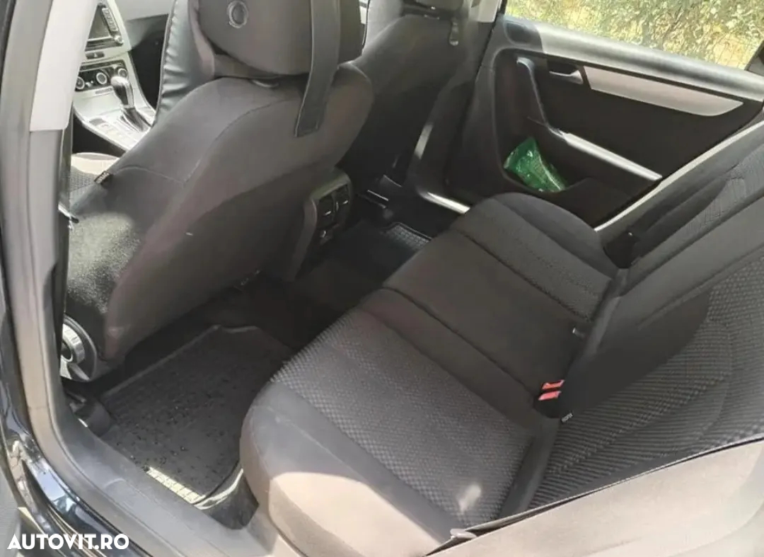 Volkswagen Passat Variant 2.0 TDI Blue TDI DSG Comfortline - 8