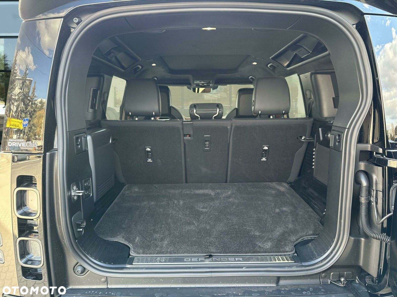 Land Rover Defender - 20