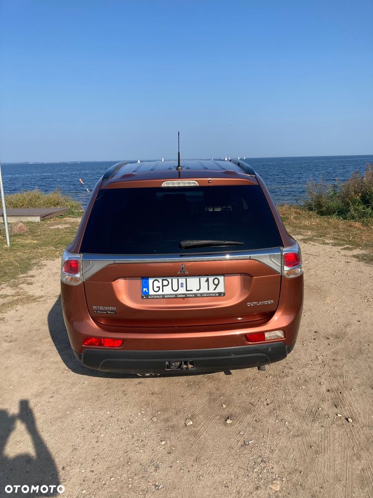 Mitsubishi Outlander 2.2 DI-D 4WD Intense - 2
