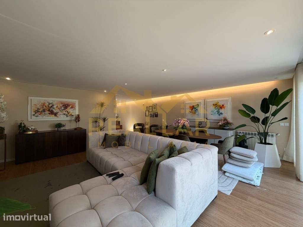 Exclusiva Moradia T4 Semi-Nova com Vista Rio - Condomínio Privado Q... - Grande imagem: 4/36
