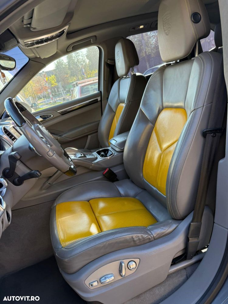 Porsche Cayenne - 10