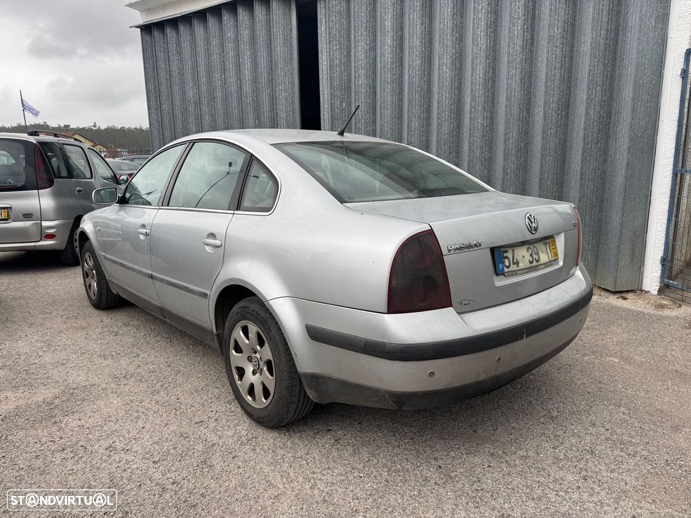 VW Passat 1.9 TDi Confortline - 6