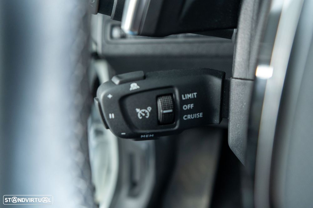 Peugeot 3008 1.6 Hybrid Allure Pack e-EAT8 - 31
