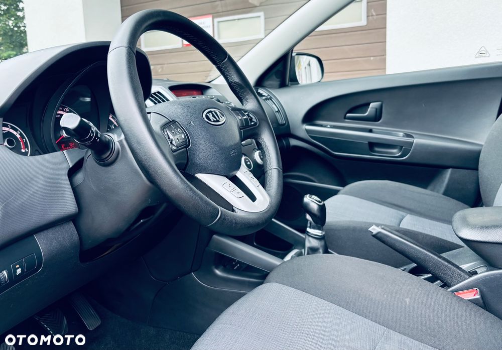 Kia Ceed - 9