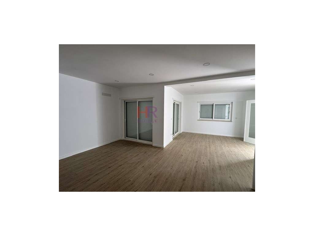 Moradia isolada T5 nova com garagem e alpendre em Coimbra. - Grande imagem: 4/51