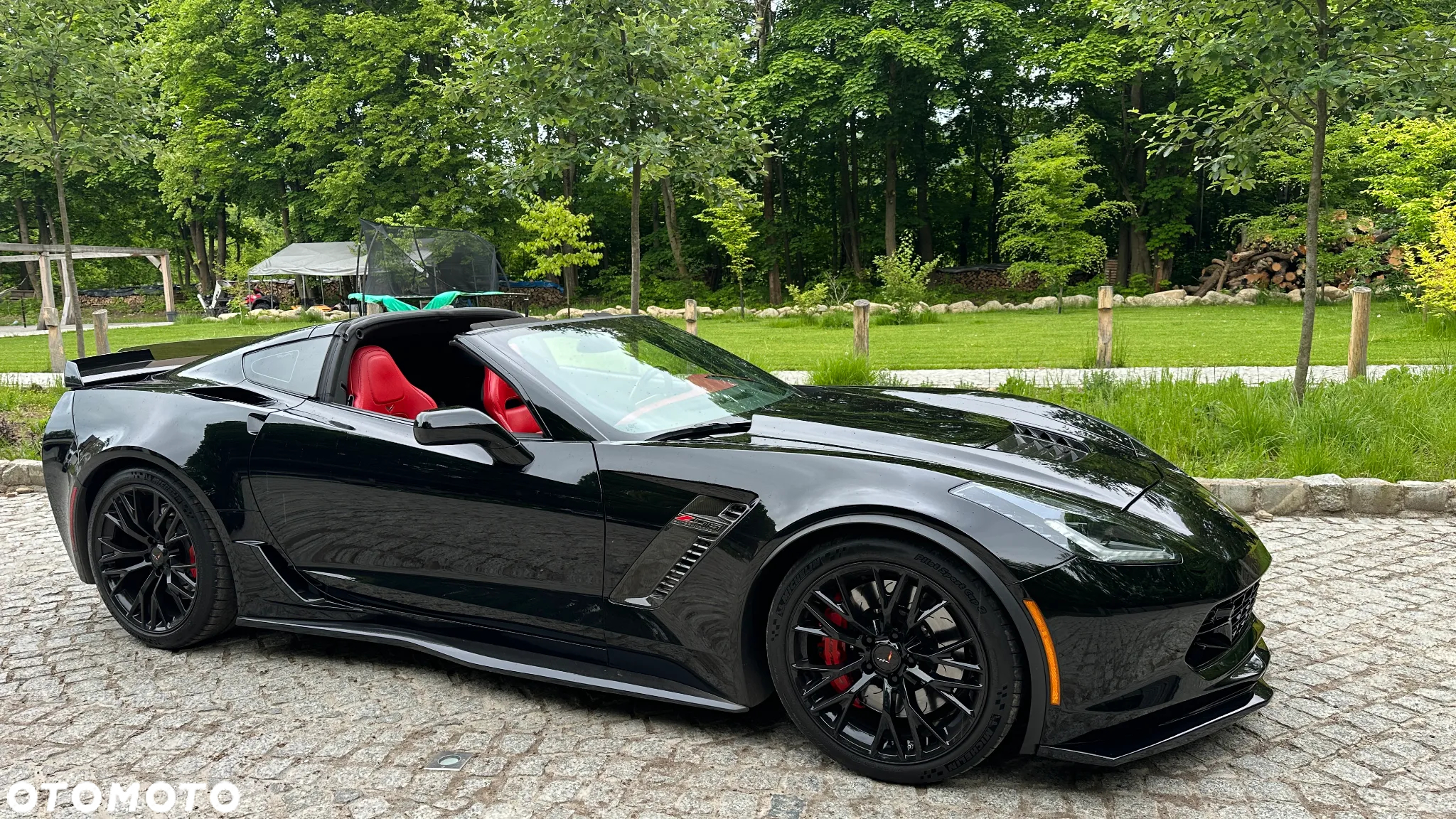 Chevrolet Corvette - 32