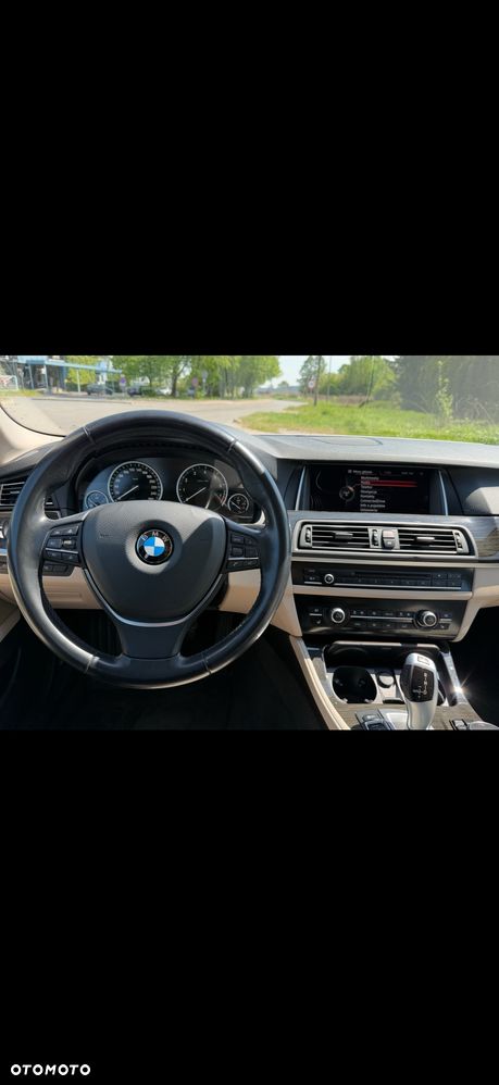 BMW Seria 5 528i xDrive Sport-Aut Luxury Line - 20