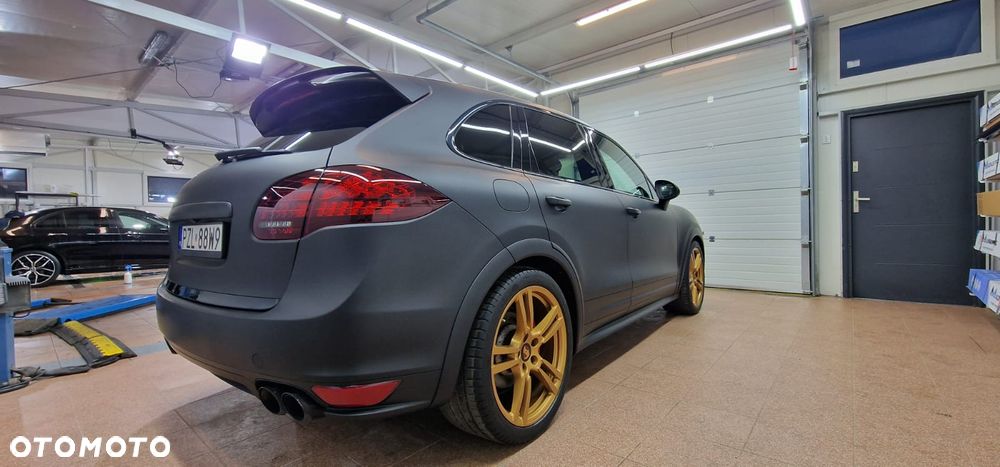 Porsche Cayenne GTS - 4
