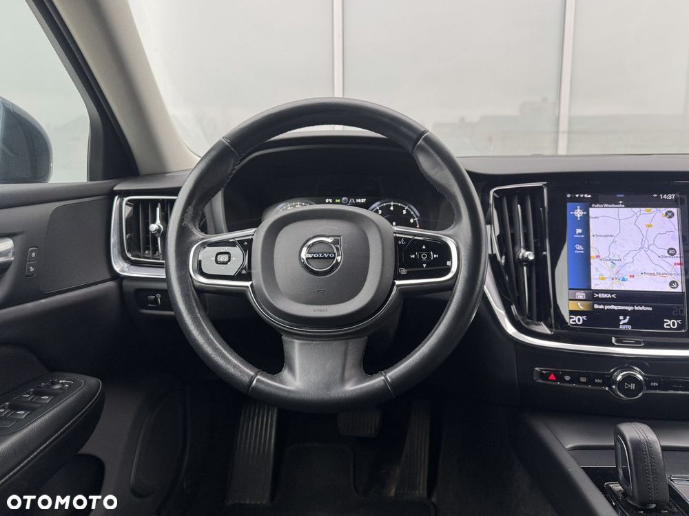 Volvo V60 Cross Country - 24