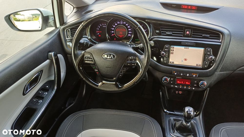 Kia Ceed 1.6 CRDi 136 ISG Platinum Edition - 14