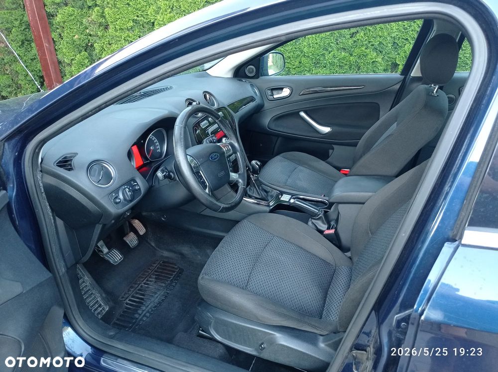 Ford Mondeo 2.0 Ghia - 7