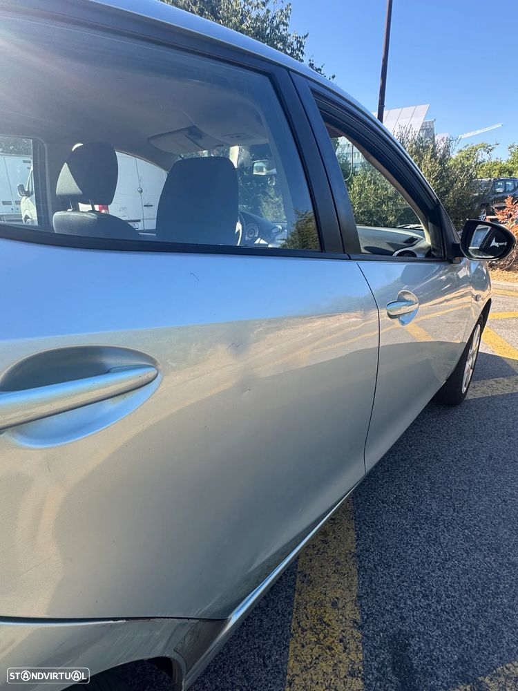 Mazda 2 - 11