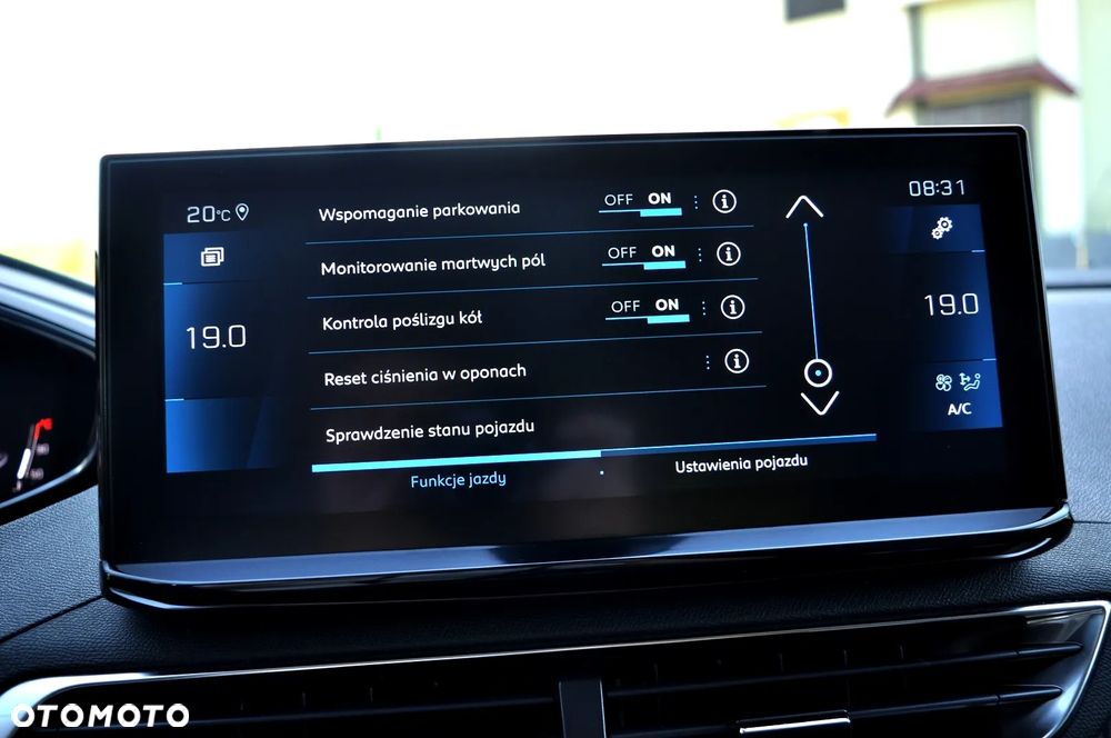 Peugeot 3008 1.2 PureTech Allure S&S EAT8 - 28