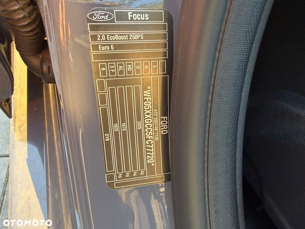 Ford Focus 2.0 EcoBoost ST-2 - 16