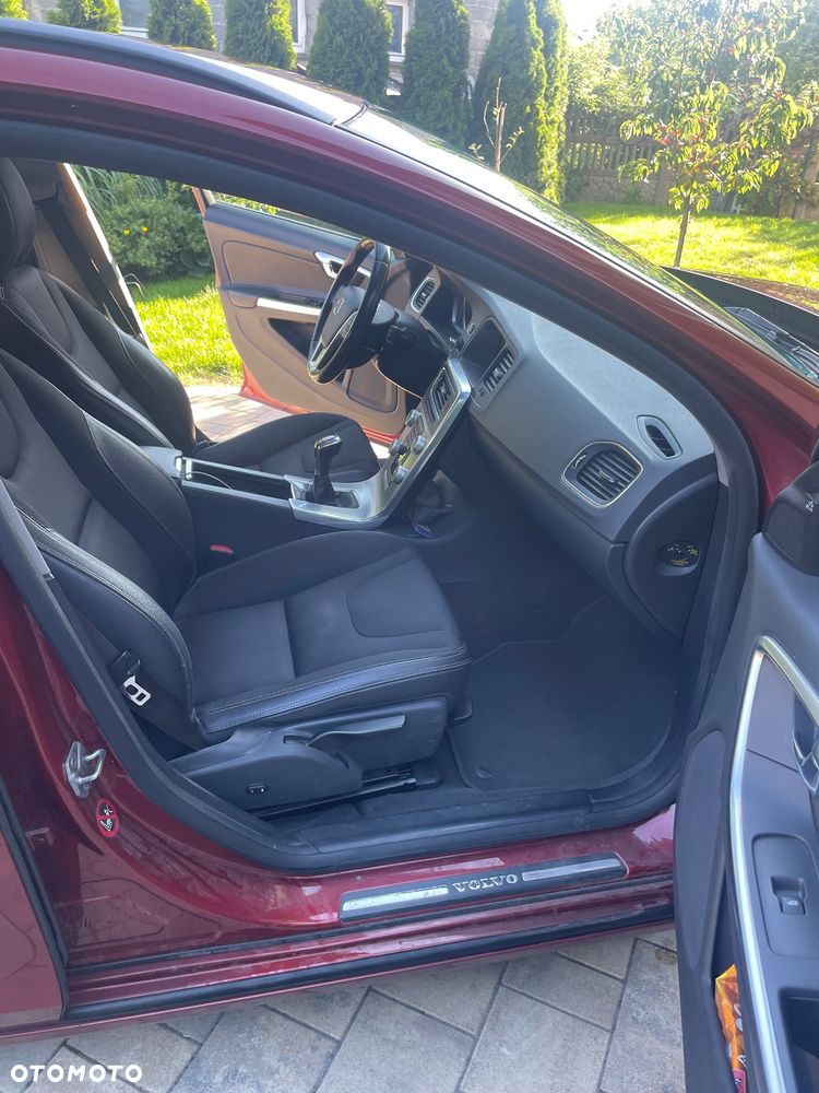 Volvo V60 D3 Drive-E Momentum - 8