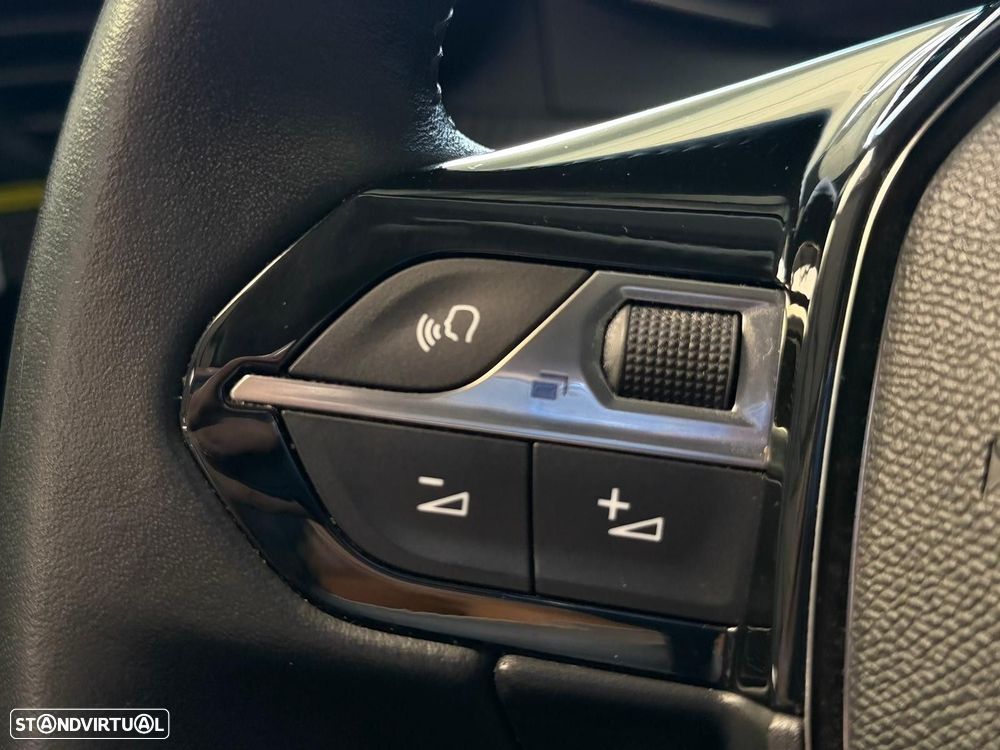 Peugeot e-208 50 kWh Allure - 24