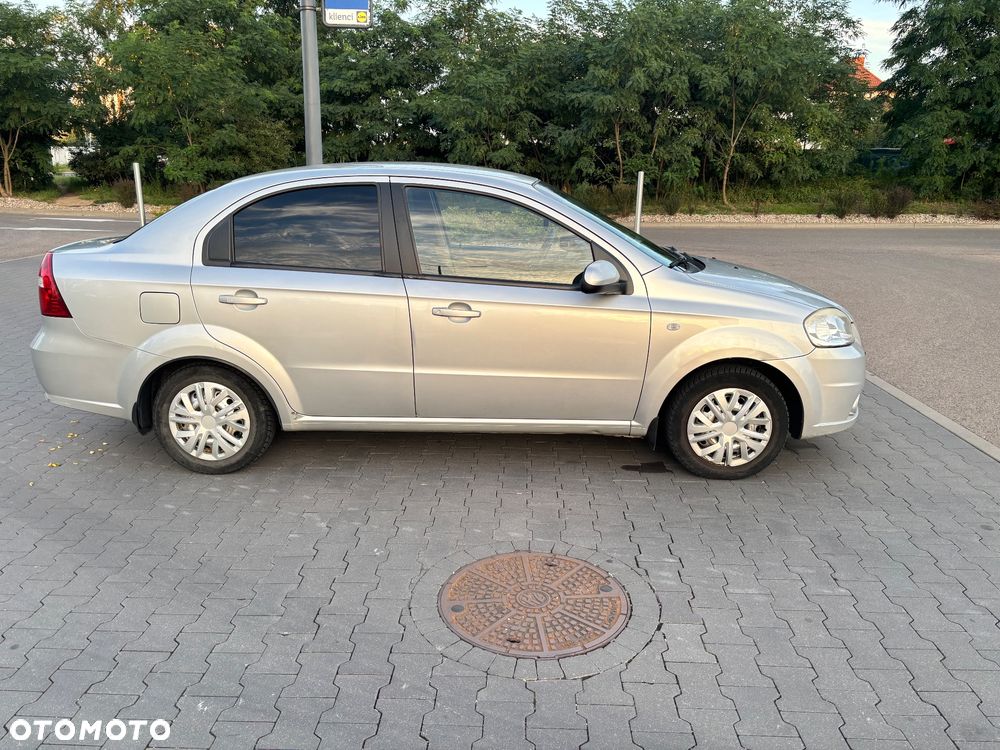 Chevrolet Aveo - 5