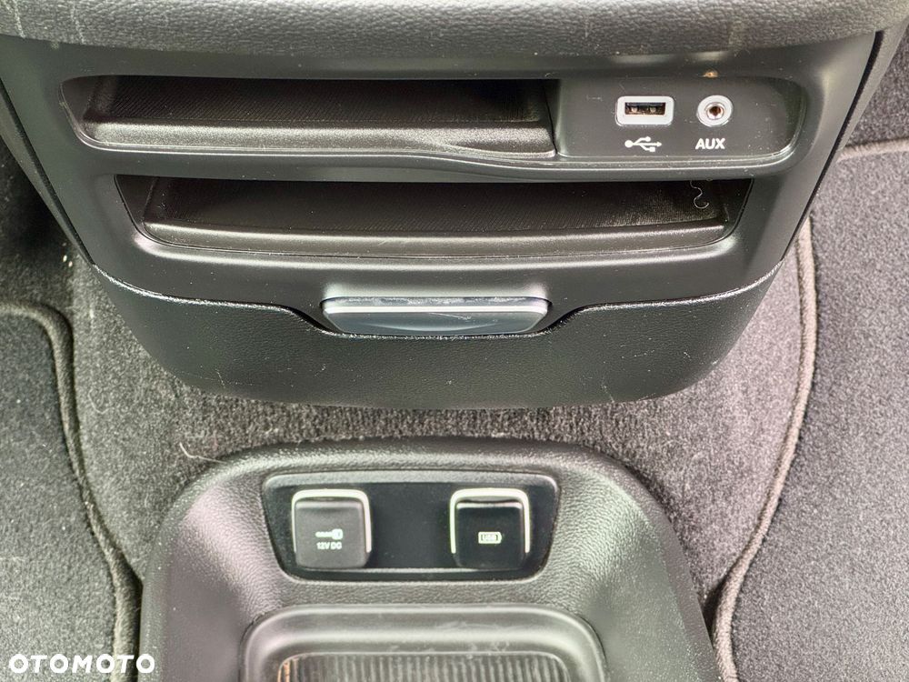 Chrysler Pacifica - 29