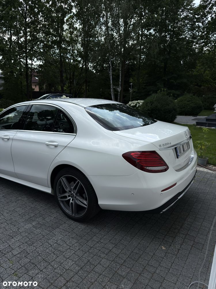 Mercedes-Benz Klasa E 220 d 4-Matic 9G-TRONIC - 4