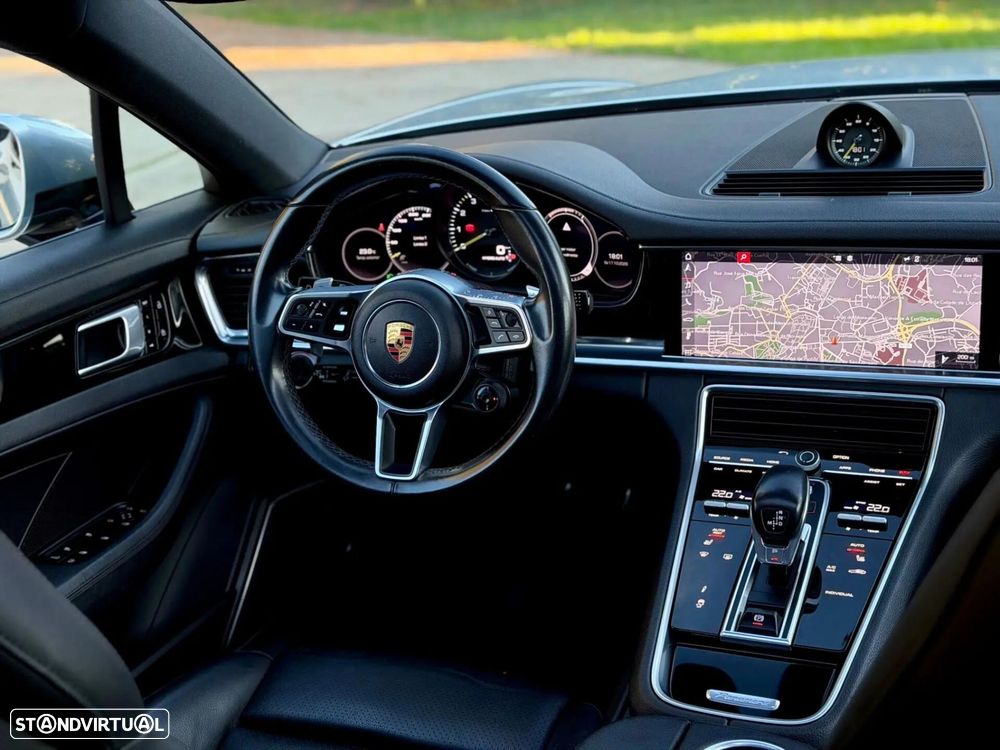 Porsche Panamera 4 E-Hybrid - 47