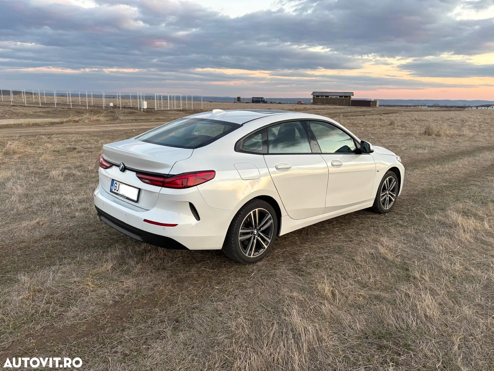 BMW Seria 2 218i - 5