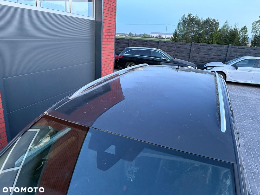 Volkswagen Touran 2.0 TDI SCR DSG UNITED - 21