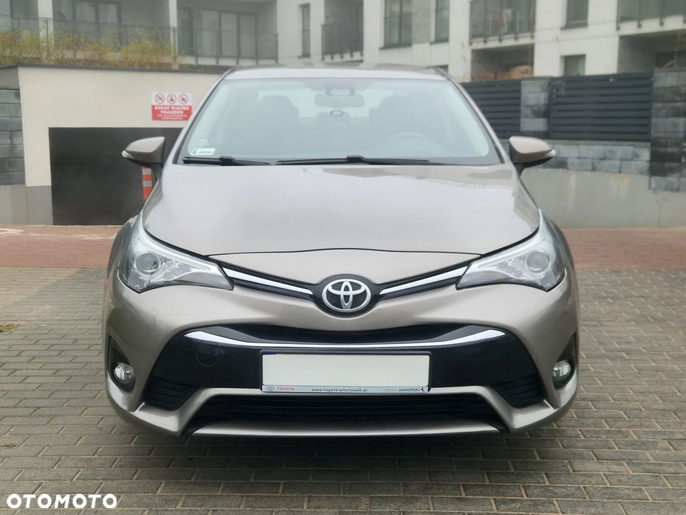 Toyota Avensis 1.6 Premium