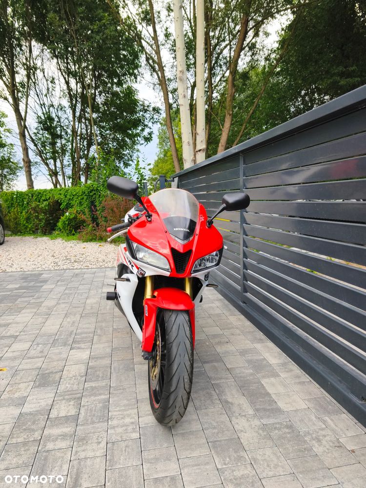 Honda CBR - 12
