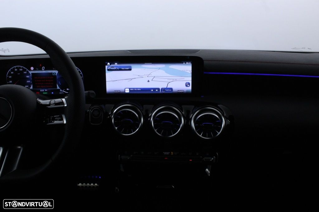 Mercedes-Benz CLA 250 e AMG Line - 17
