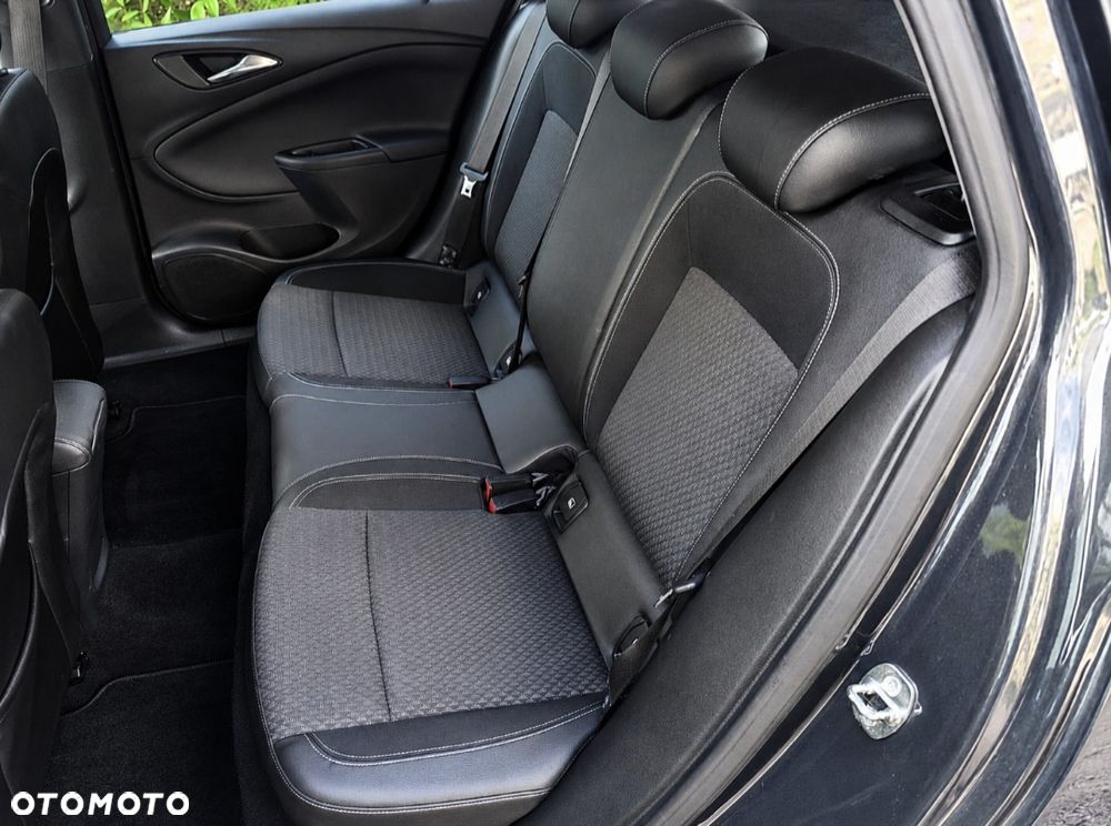 Opel Astra 1.4 Turbo Innovation - 18