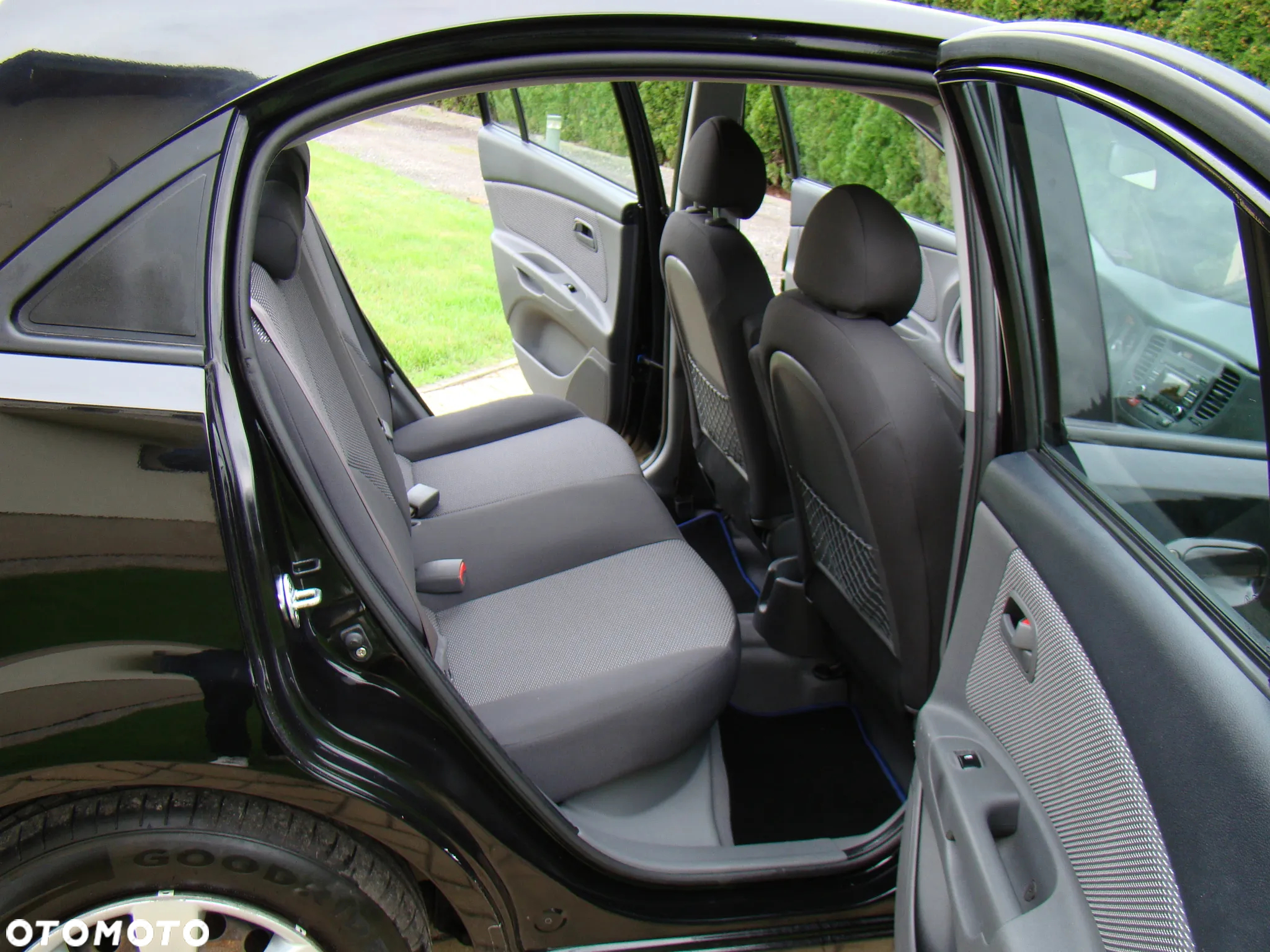 Kia Rio - 19
