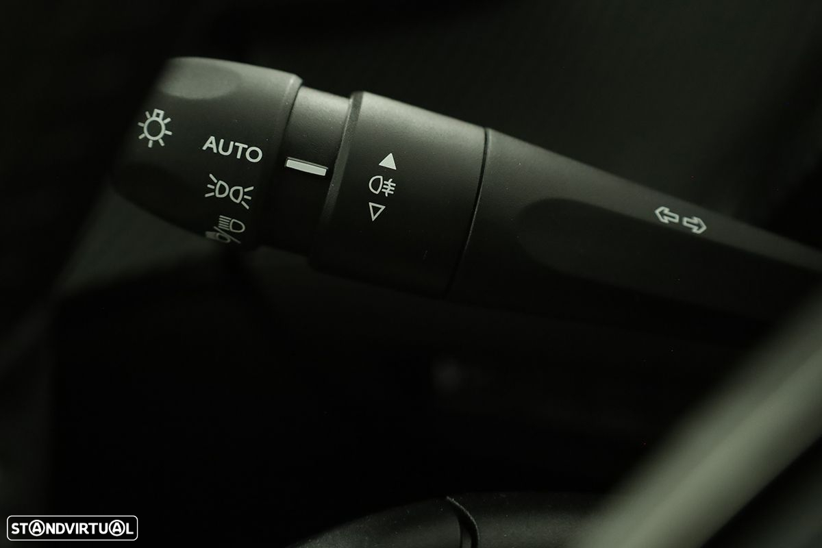 Peugeot 2008 1.2 PureTech Allure - 16