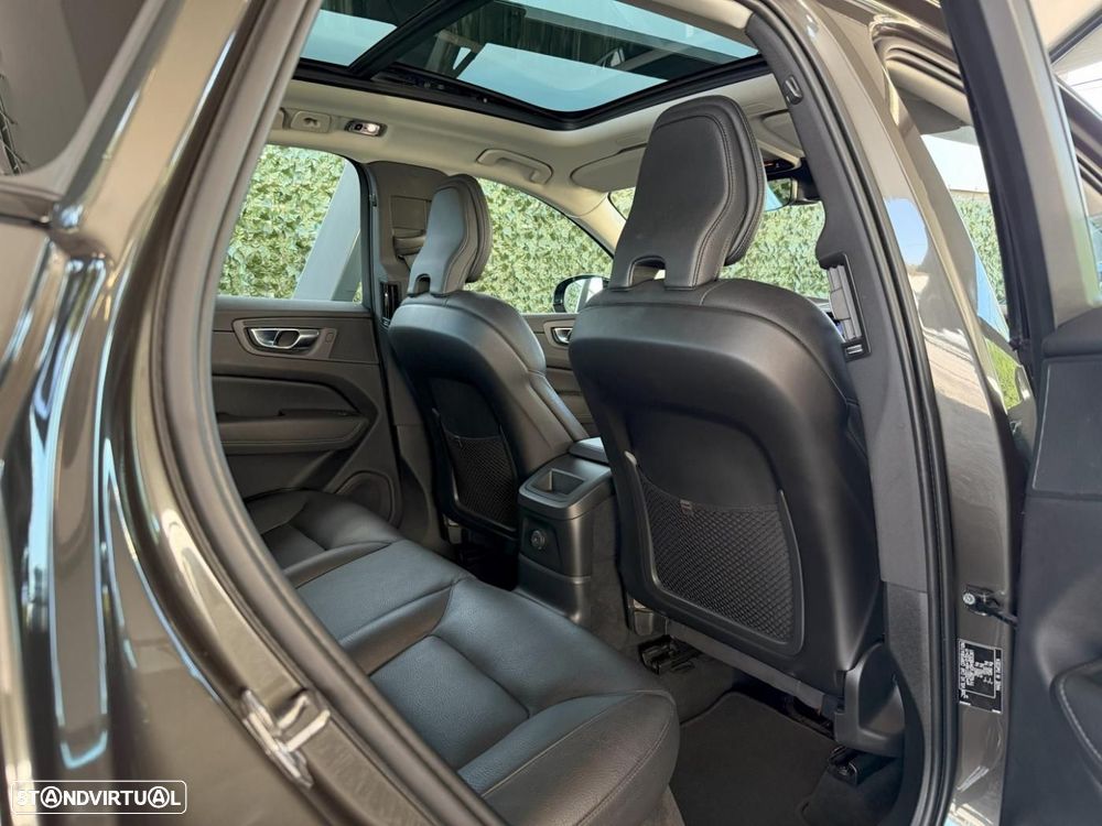 Volvo XC 60 2.0 T6 PHEV R-Design AWD - 14