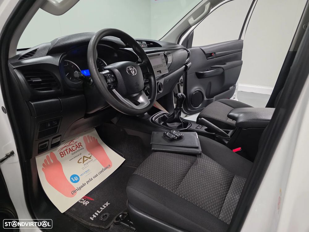 Toyota HILUX  2.4 D-4D 2WD CD - 52