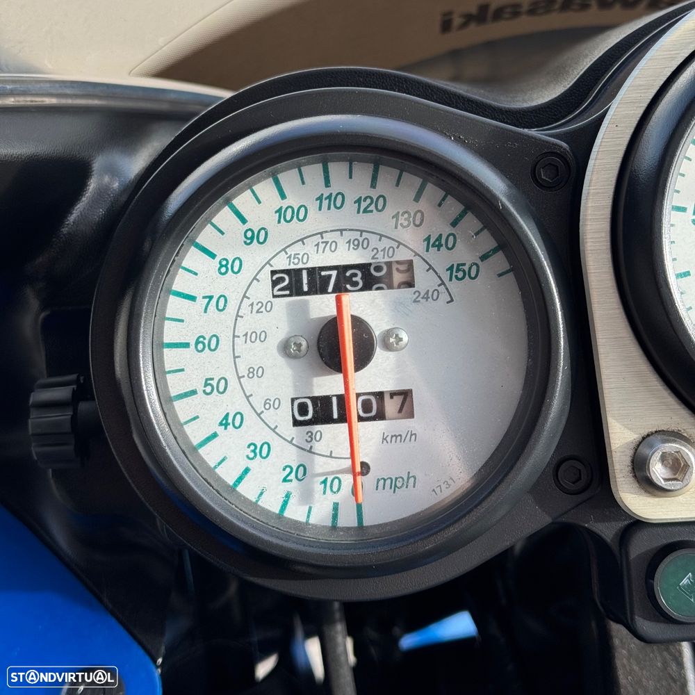 Kawasaki ZR 750H - 6