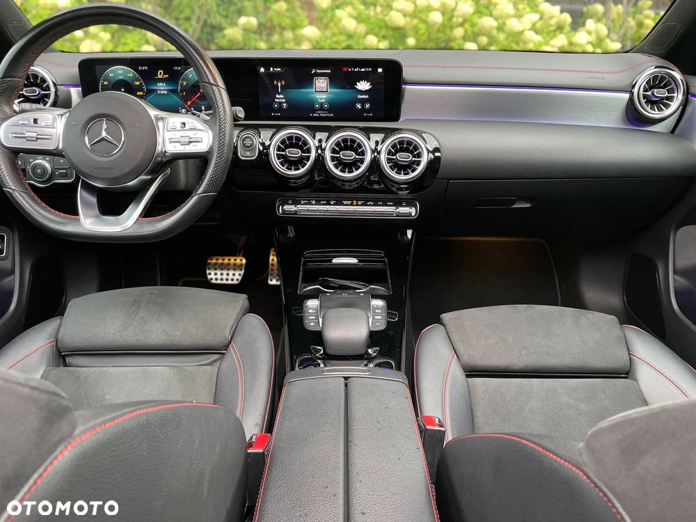 Mercedes-Benz CLA 200 7G-DCT AMG Line - 20