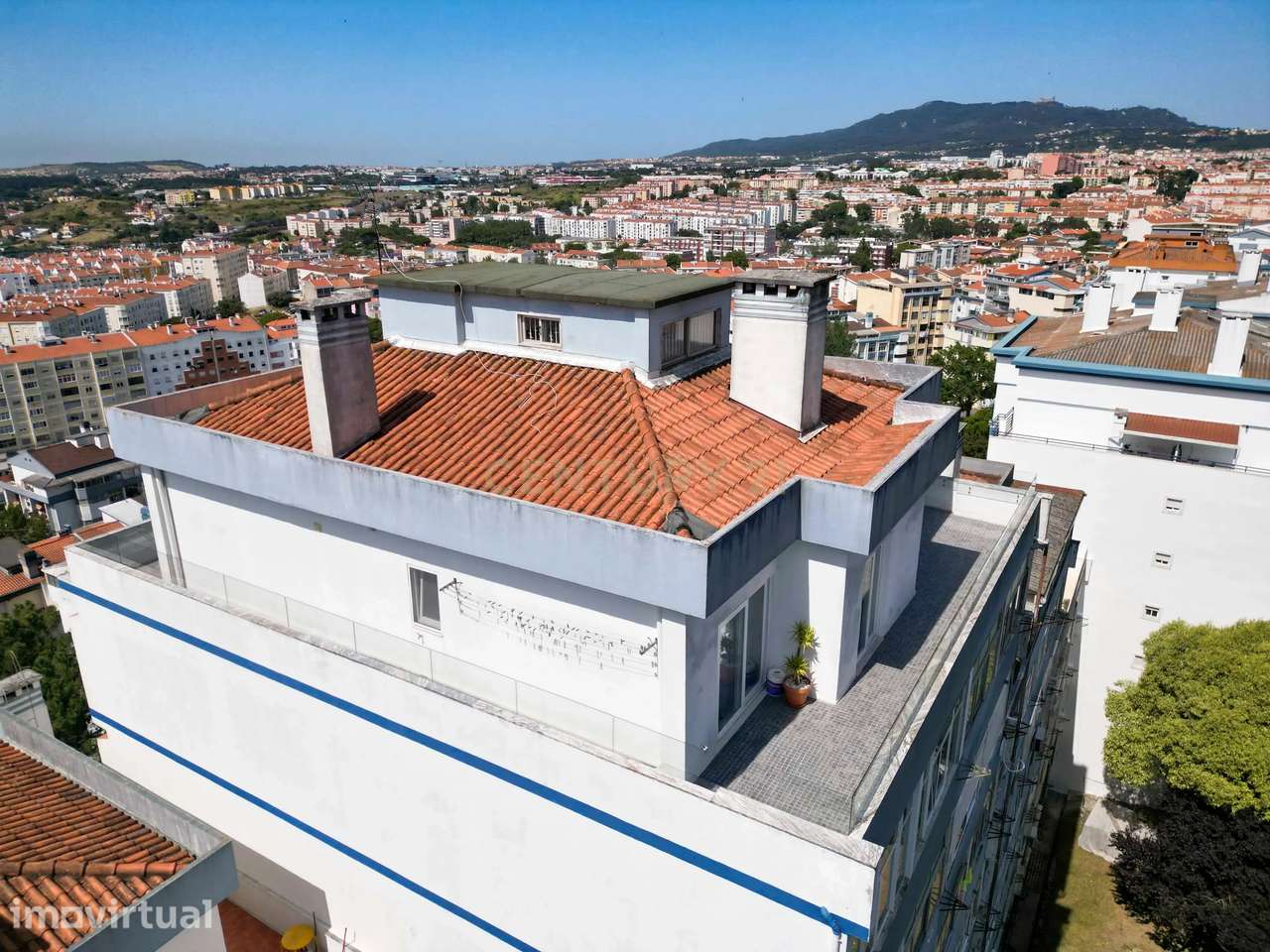 Penthouse T3 com Vista Panorâmica em Rio de Mouro, Sintra - Grande imagem: 2/31